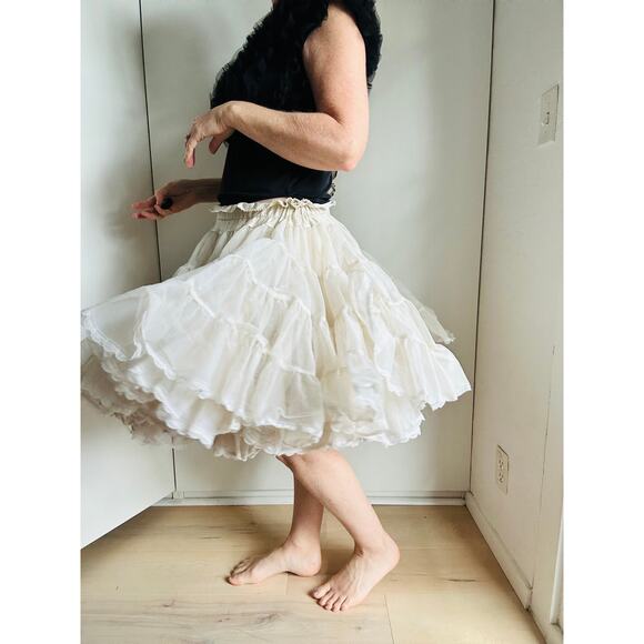 VTG  Crinoline Tulle Slip Size M/L Stretchy Waist Off White USA made petticoat - Picture 6 of 10